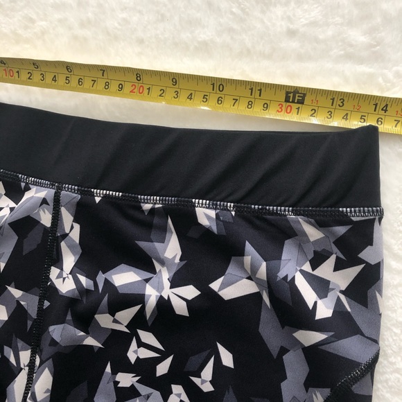 Shorts - Picture 3 of 4